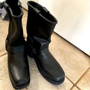 NWOT moto boots.